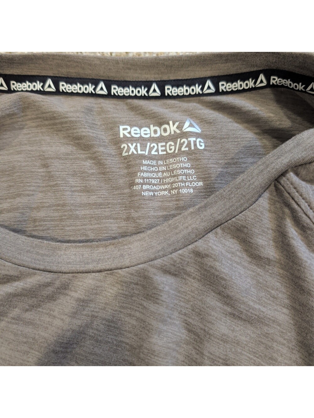 Reebok Men's 2XL Long Sleeve Athletic Shirt Gray Polyester Spandex